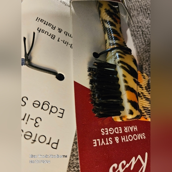 KISS Professional Edge Styler | 3 in 1 | Brush Comb Rattail | Set of 2 - Picture 2 of 7